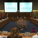 Pohled do jednacího sálu v Tokiu při jednání OECD Global Parliamentary Network